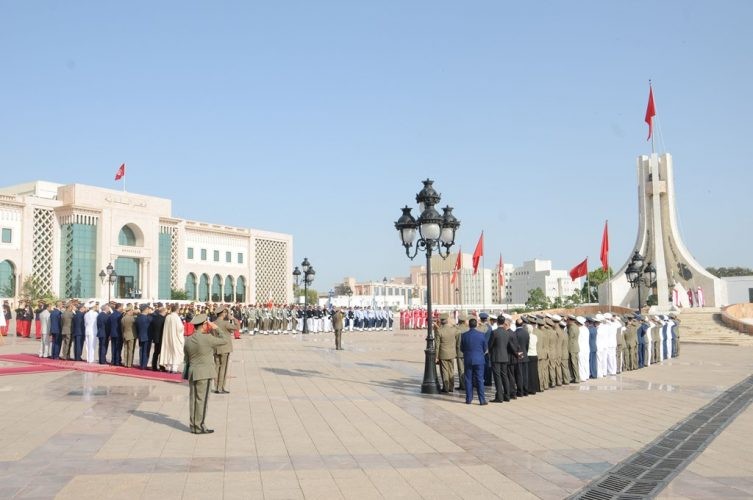 موكب رفع العلم بساحة القصبة بمناسبة الذكرى 63 لانبعاث الجيش الوطني
