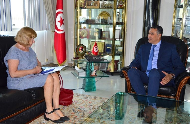 دعم التعاون العسكري بين تونس وبولونيا