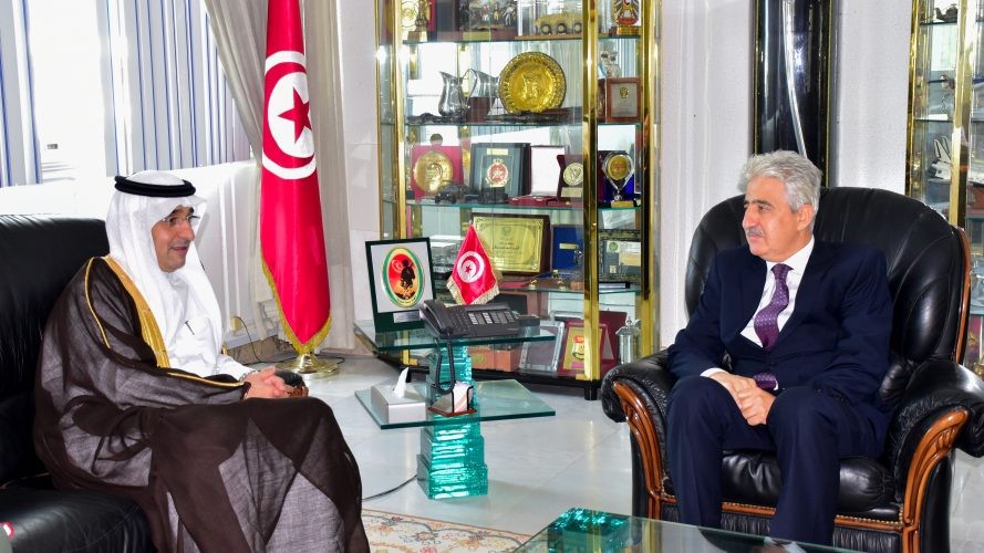 وزير الدفاع الوطني يستقبل سفير المملكة العربية السعودية بتونس