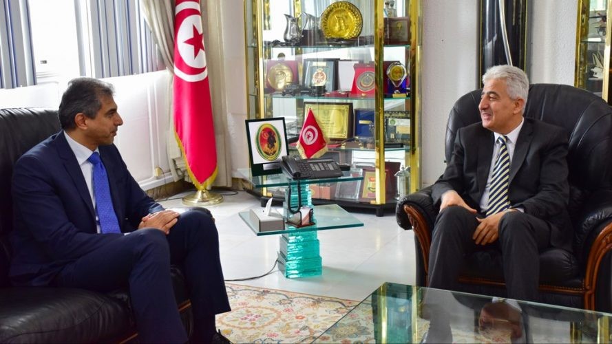 وزير الدفاع الوطني يستقبل سفير دولة الكويت بتونس